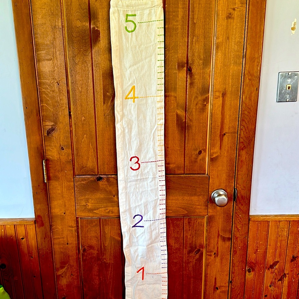 Hanging measuring tape